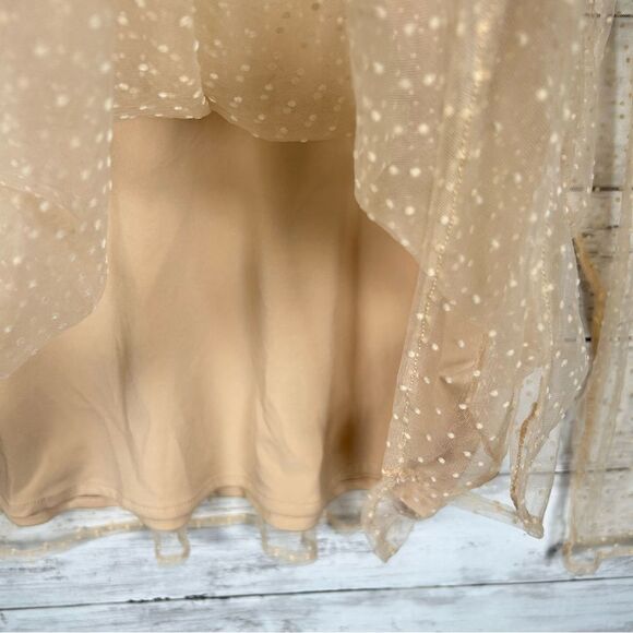 Banana Republic Women’s Beige Tiered Pindot Tulle Top Blouse Medium Petite MP - Picture 8 of 9